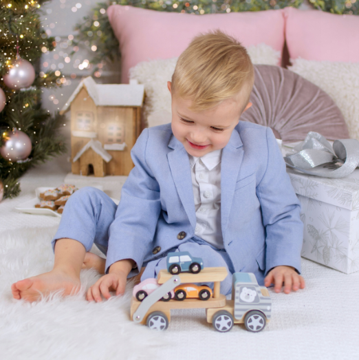 MEDINIS SUNKVEŽIMIS SU AUTOMOBILIAIS