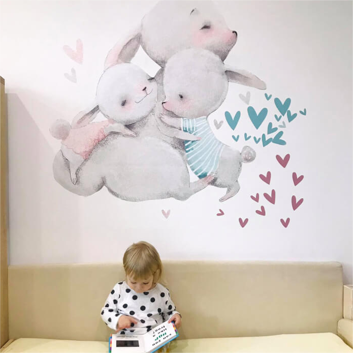Akvarelinis sienų lipdukas - zuikučių šeima su širdelėmis