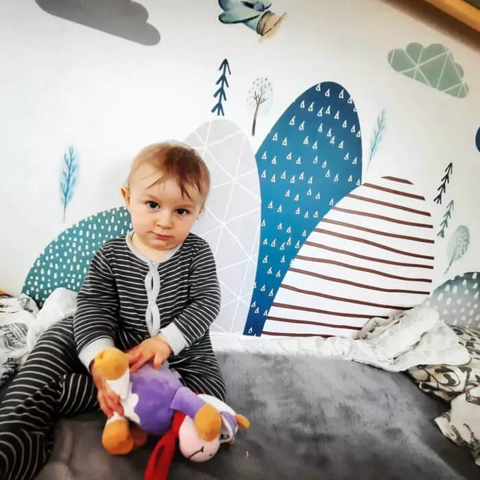 Lipnūs sienų lipdukai – Kalvos ir debesys