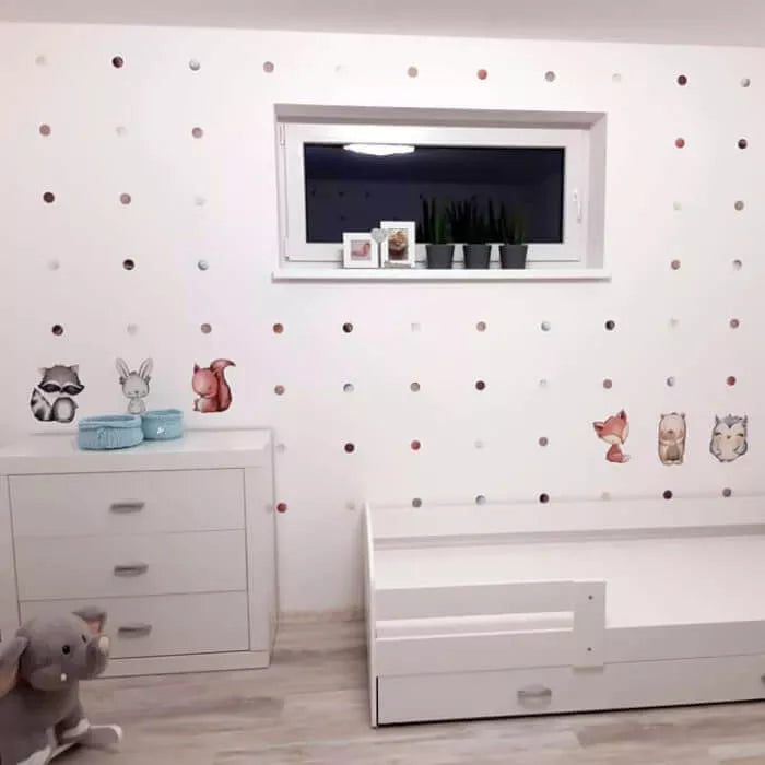 Žemės spalvų taškeliai sienoms