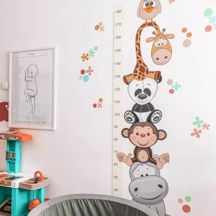 Oranžinės spalvos lipnus vaiko augimo matuoklis sienai