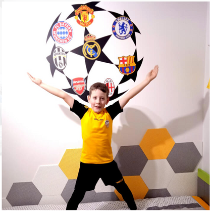 Lipdukai ant sienų. Futbolo klubai. UEFA