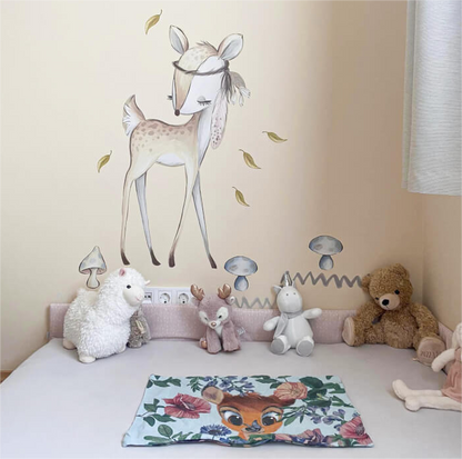 Rudos spalvos lipdukas su stirna vaikų kambariui