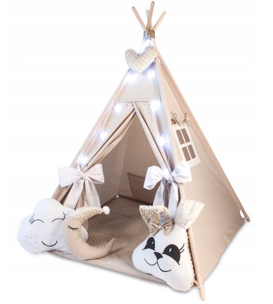 WIGWAM TIPI palapinė Kilimėlis Pagalvėlės Šviesos girlianda